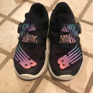 New balance tennis shoes girls